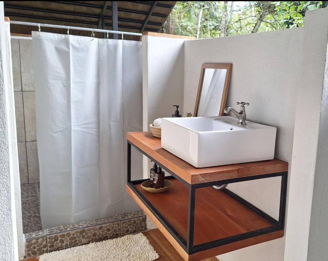 Four Monkeys Eco Lodge *